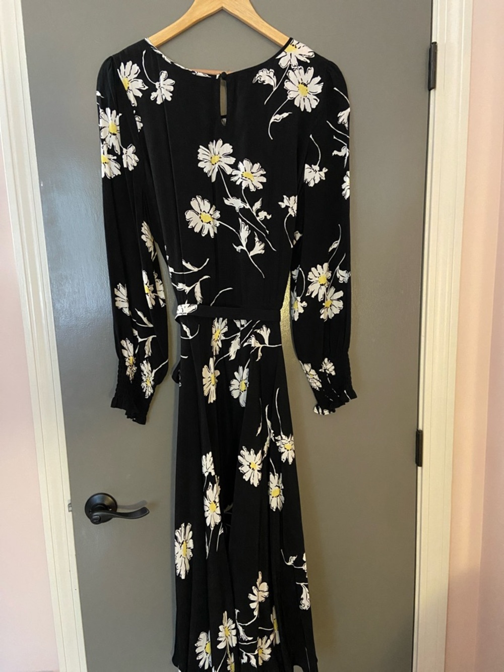 Women’s Talbots Black Floral Wrap-Style Midi Dress with Belt, Size 16 - Picture 6 of 8